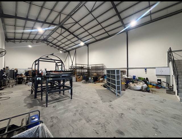 500M² WAREHOUSE TO LET IN FIRGROVE